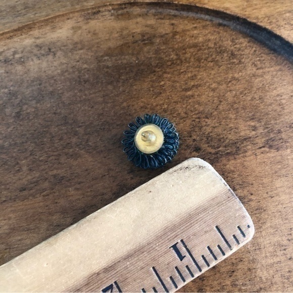 Vintage  Pierced Earrings - Picture 3 of 3